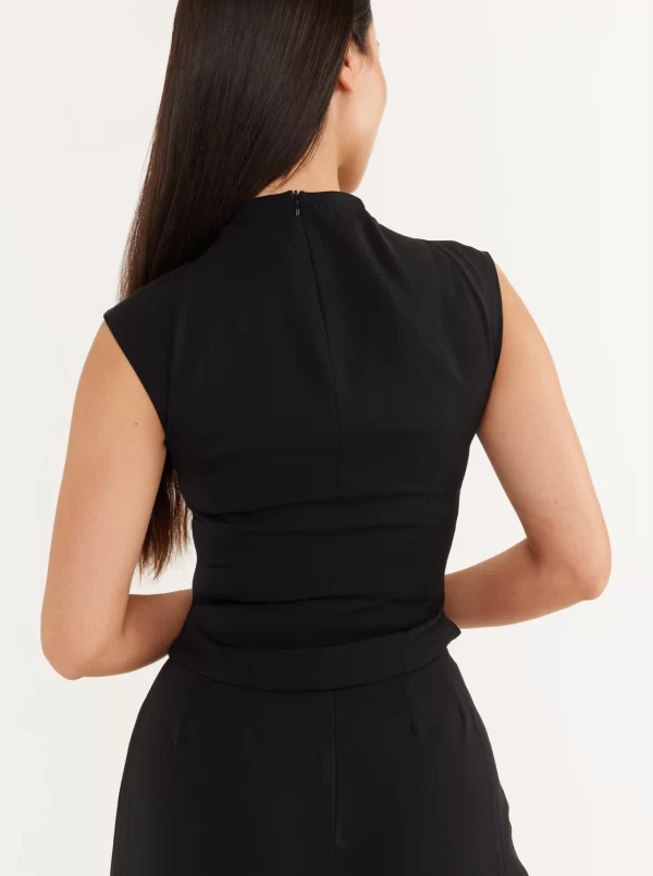 The Sleeveless Top - Image 4