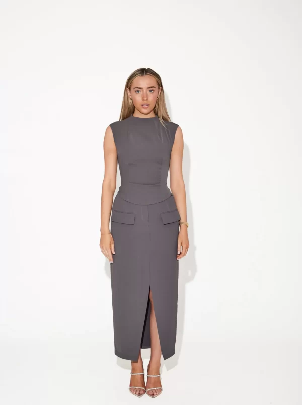 The Sleeveless Top - Image 2